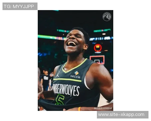 小里弗斯称赞爱德华兹本赛季表现被低估强调其始终保持高水平竞技状态